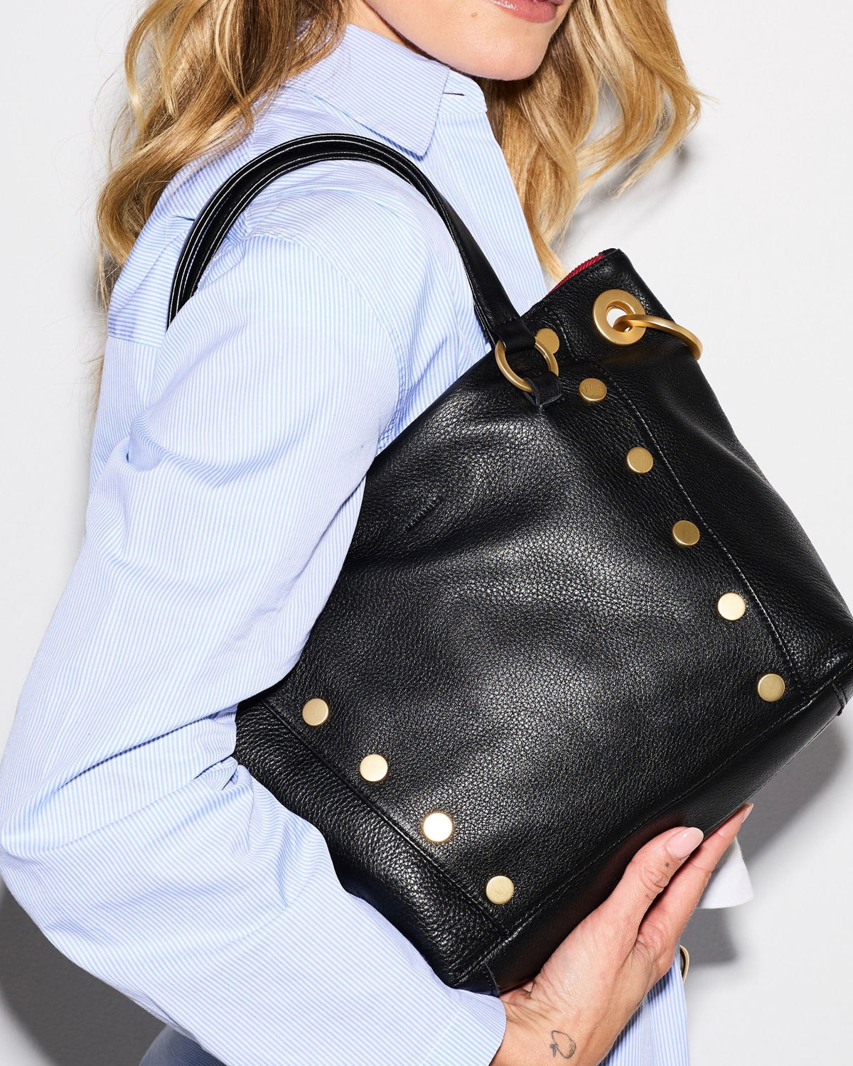 Hammitt Daniel Medium - Black / Brushed Gold Red Zip