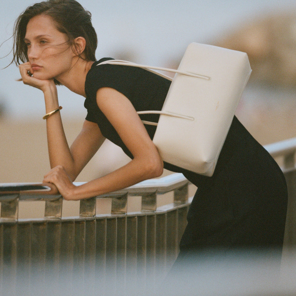DeMellier The Stockholm Shoulder - Chalk Fine Grain