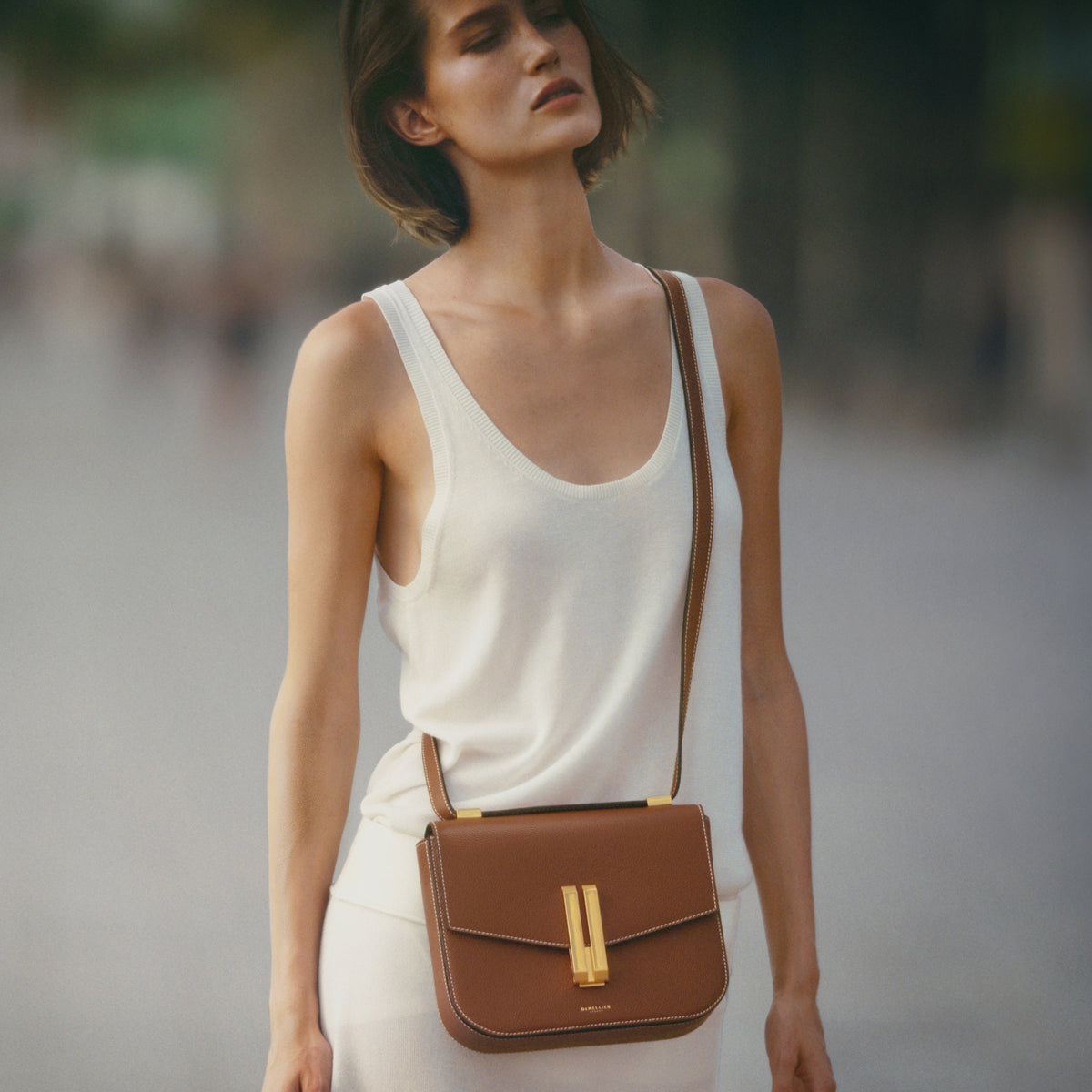 DeMellier The Vancouver - Tan Small Grain / Ecru Stitching