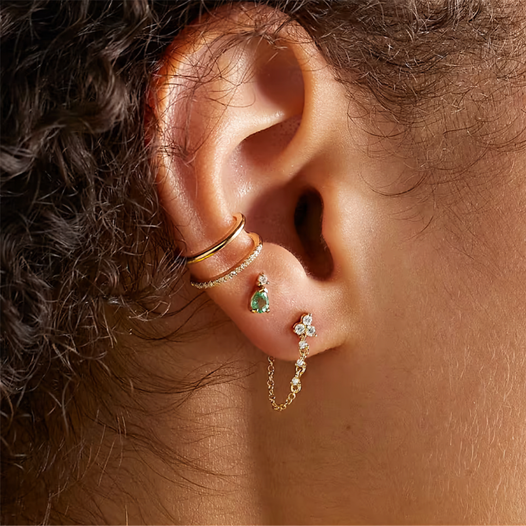 Puces d'oreilles Daniella en or à diamants
