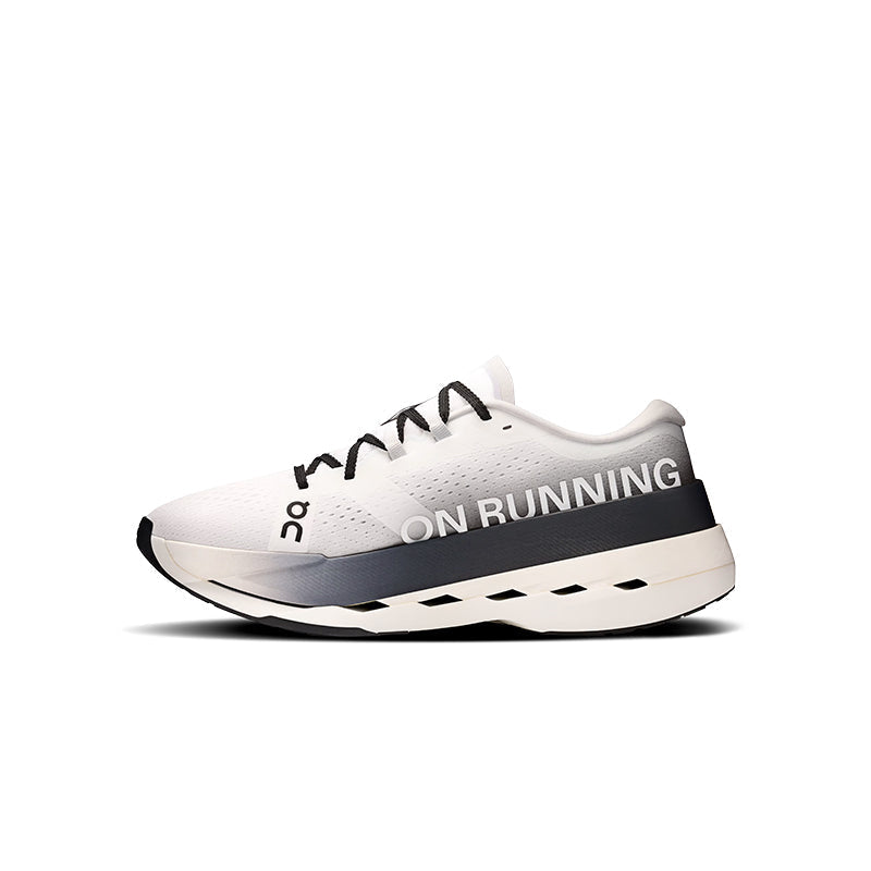 On Cloudboom Max - White / Black