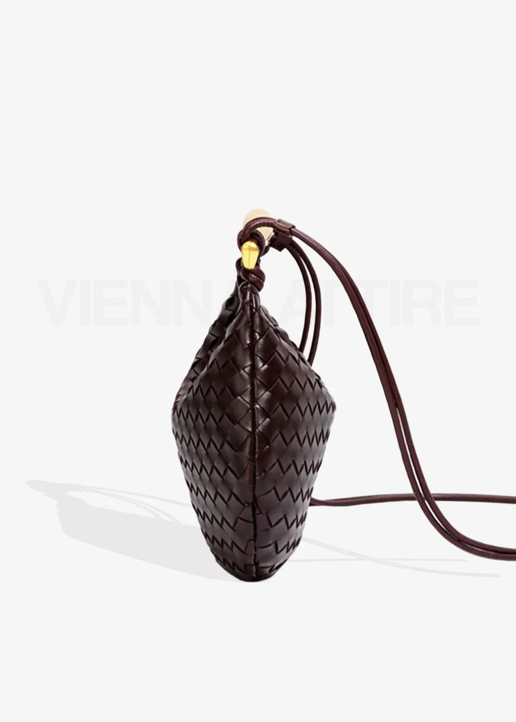 Alexandra – Sac tissé à anse dorée