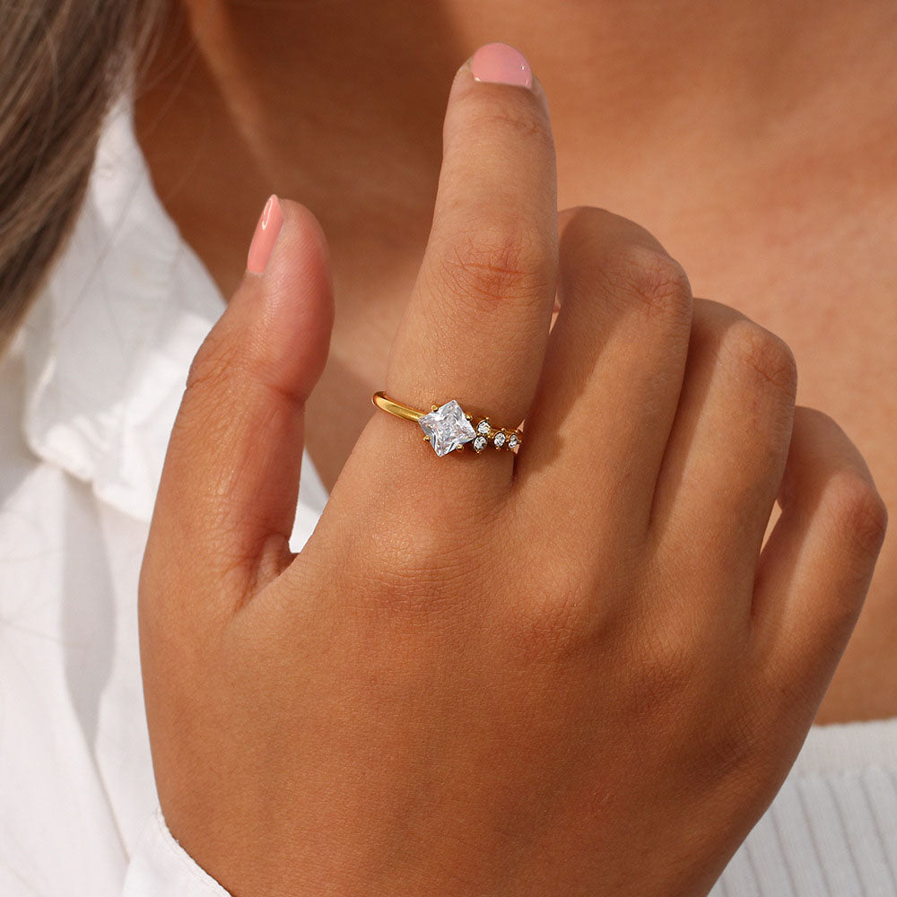 Bague Alaia en or 18 carats à diamants pour femme