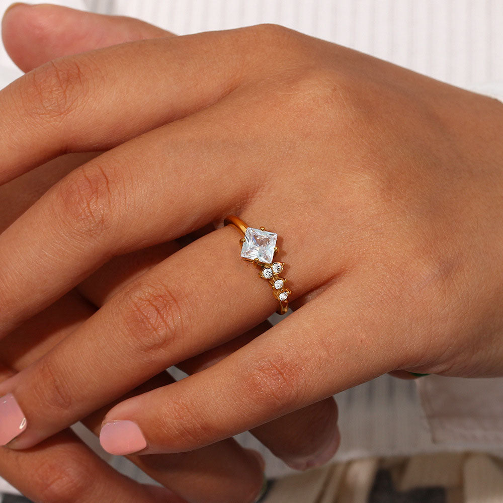 Bague Alaia en or 18 carats à diamants pour femme