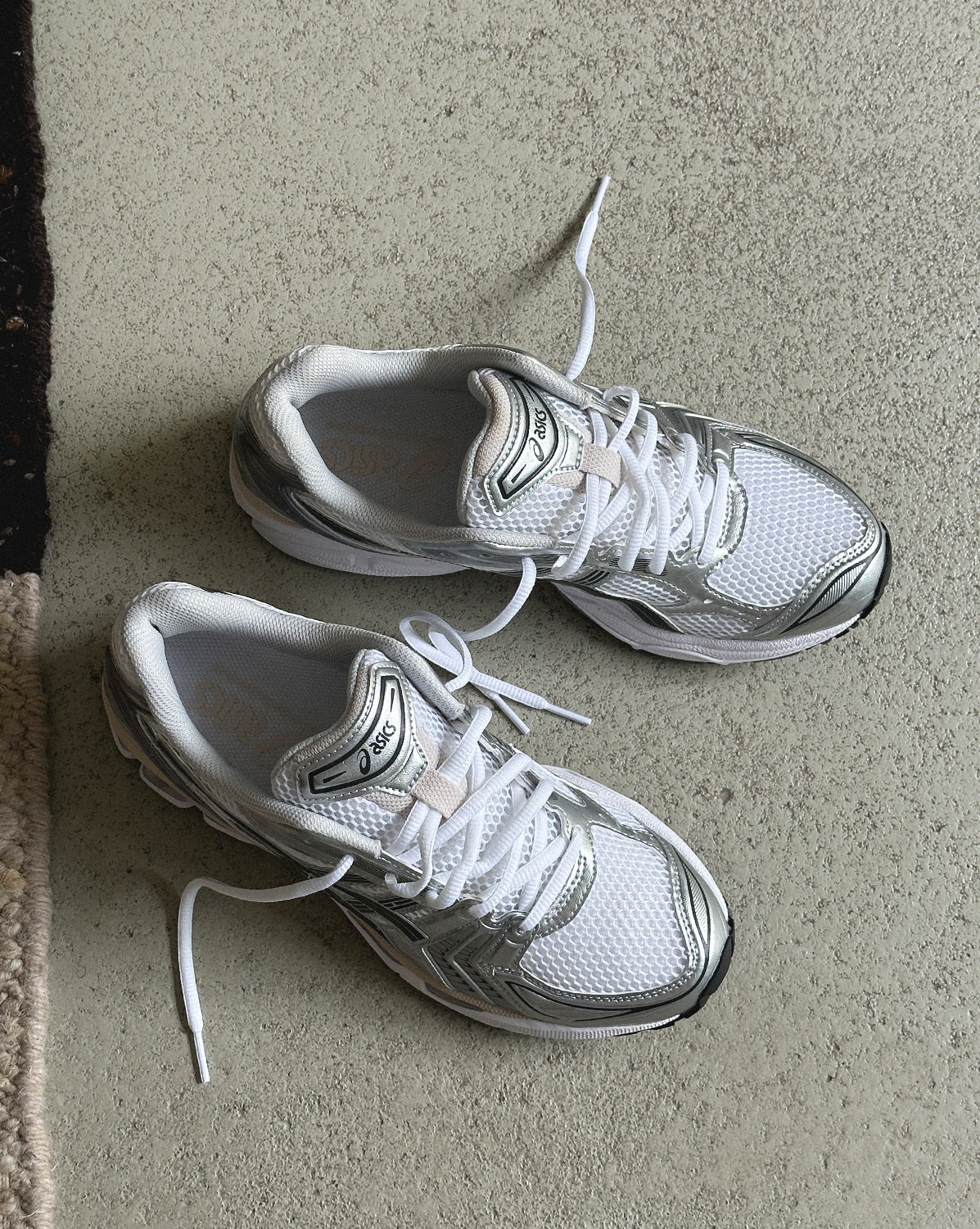 ASICS Gel-Kayano 14 - White / Graphite Grey