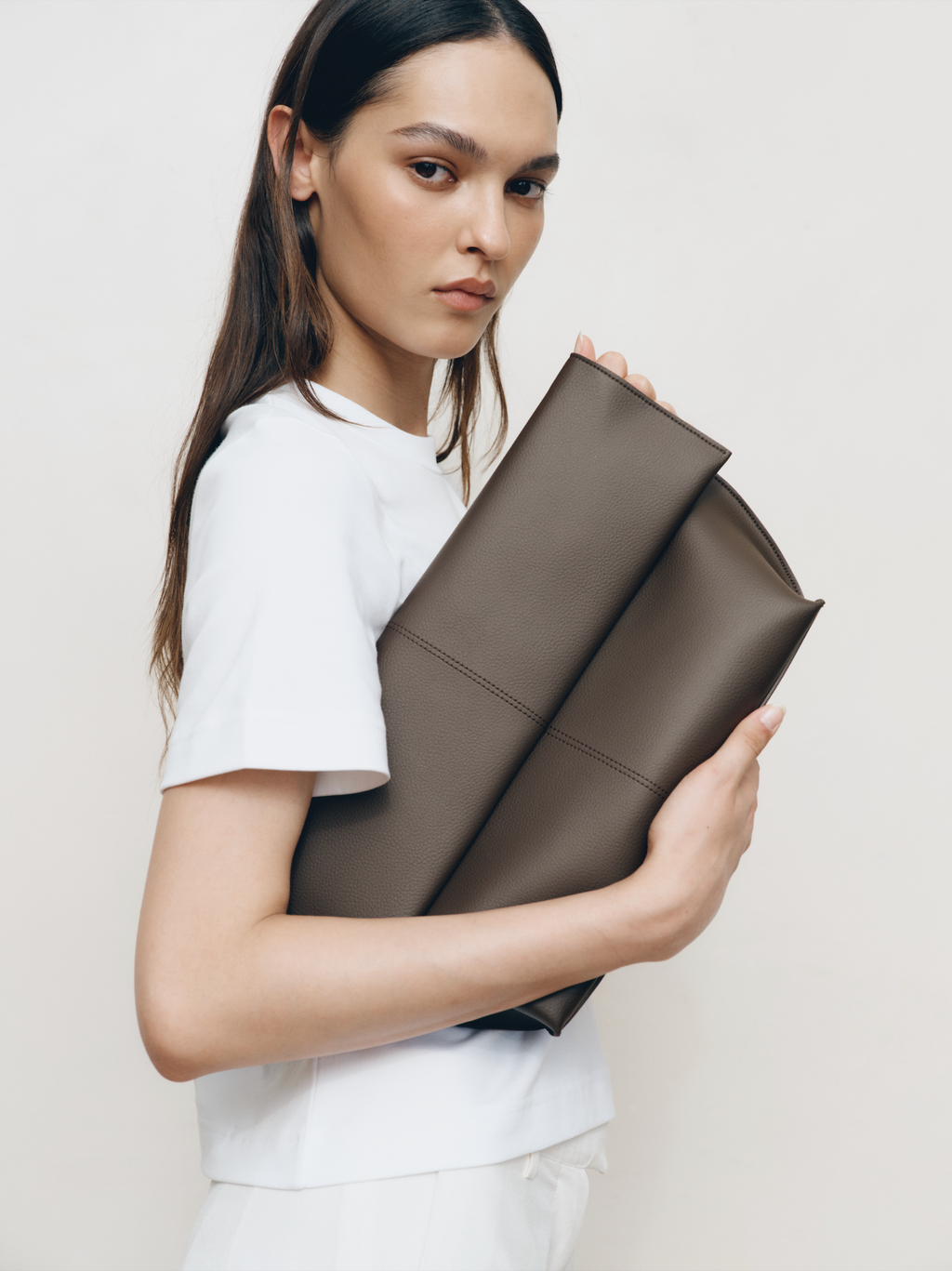 Freja New York Seamed Clutch - Espresso