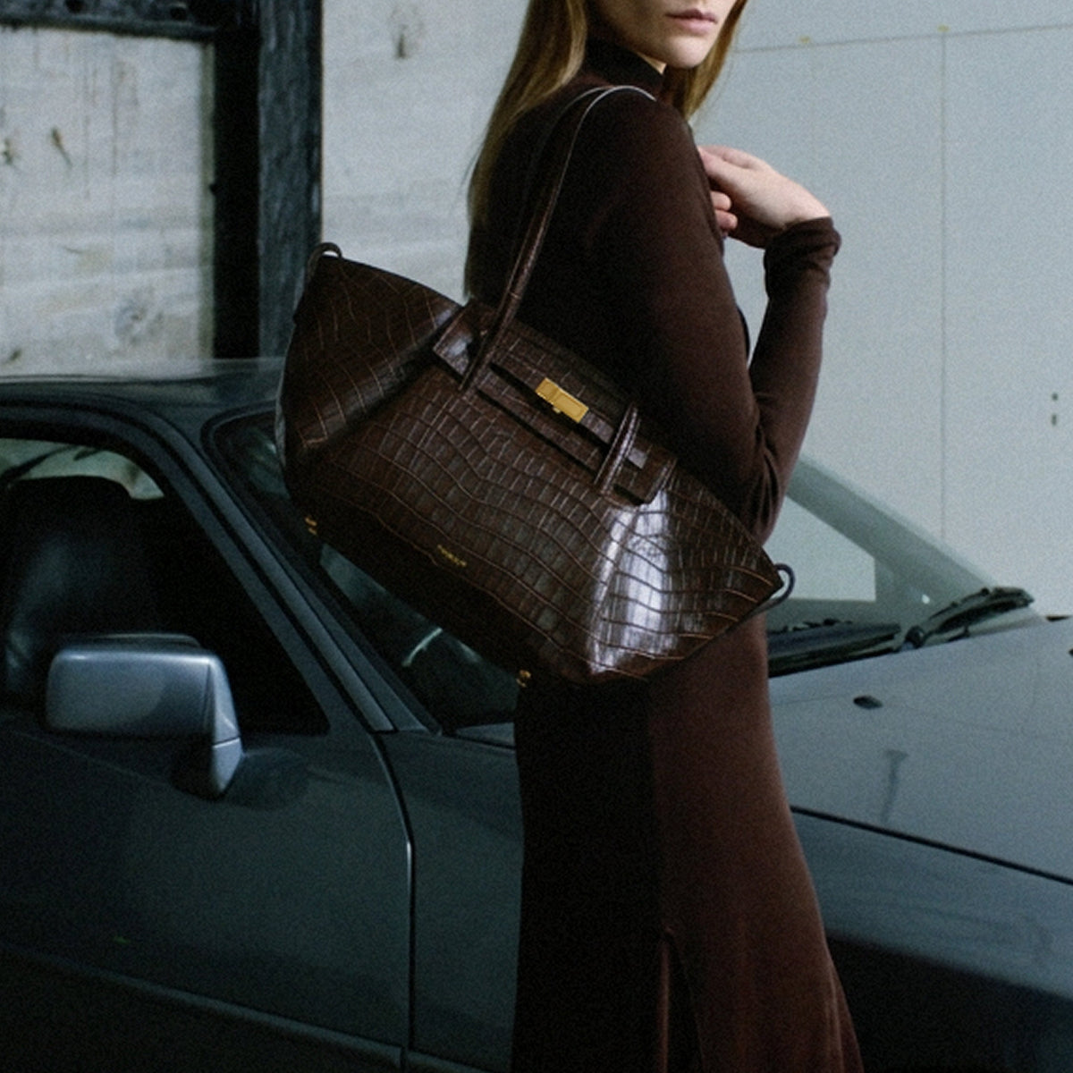 DeMellier The Midi Brooklyn - Dark Chocolate Croc-Effect