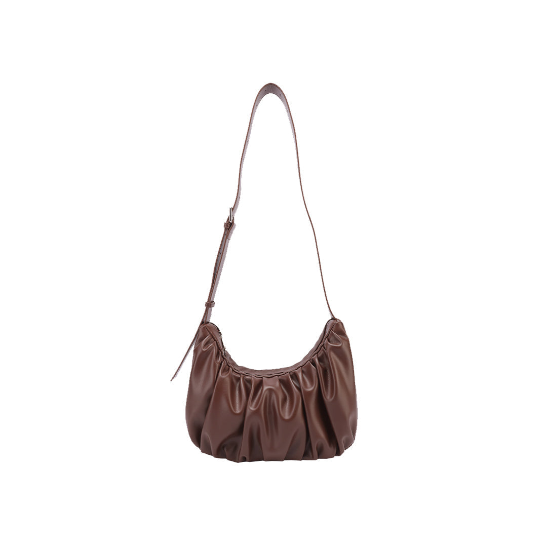 Chara | Sac banane en cuir en forme de croissant