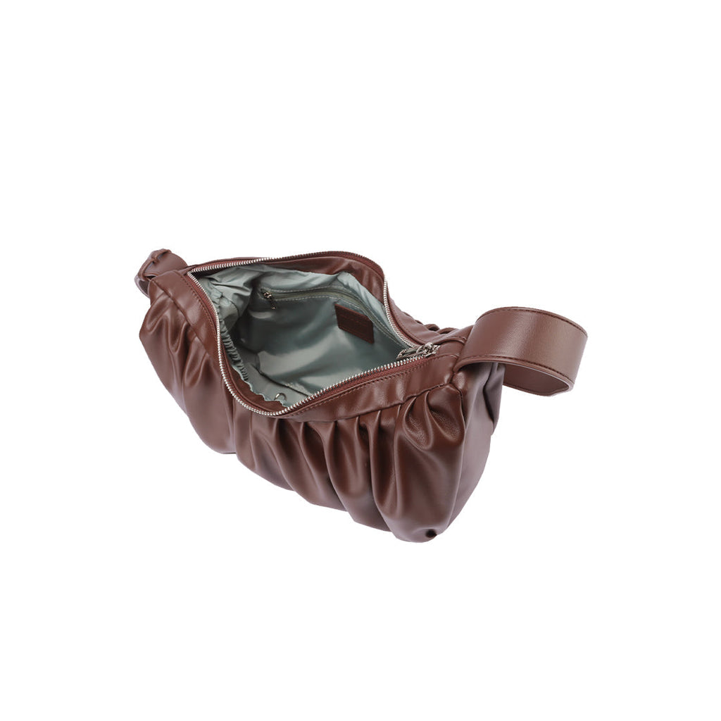 Chara | Sac banane en cuir en forme de croissant