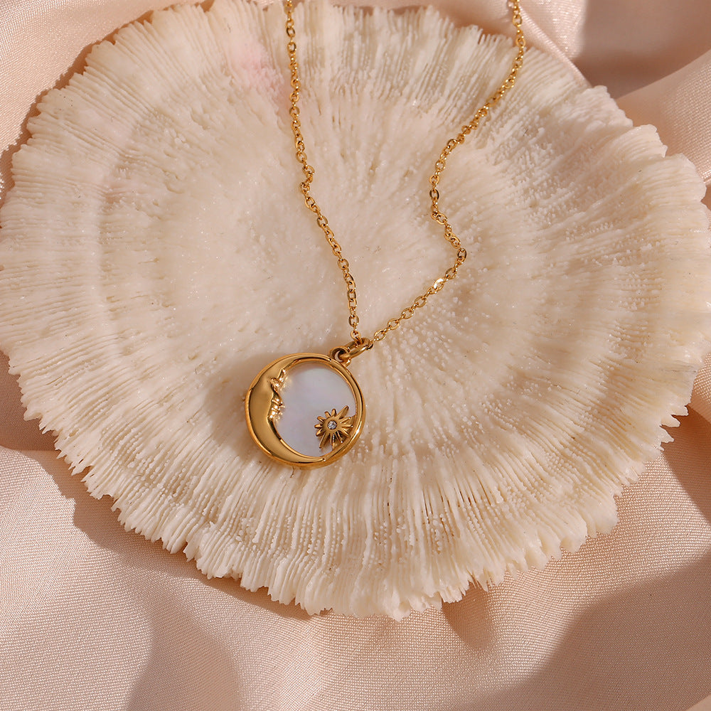 Collier Evangeline lune en or 18 carats pour femme