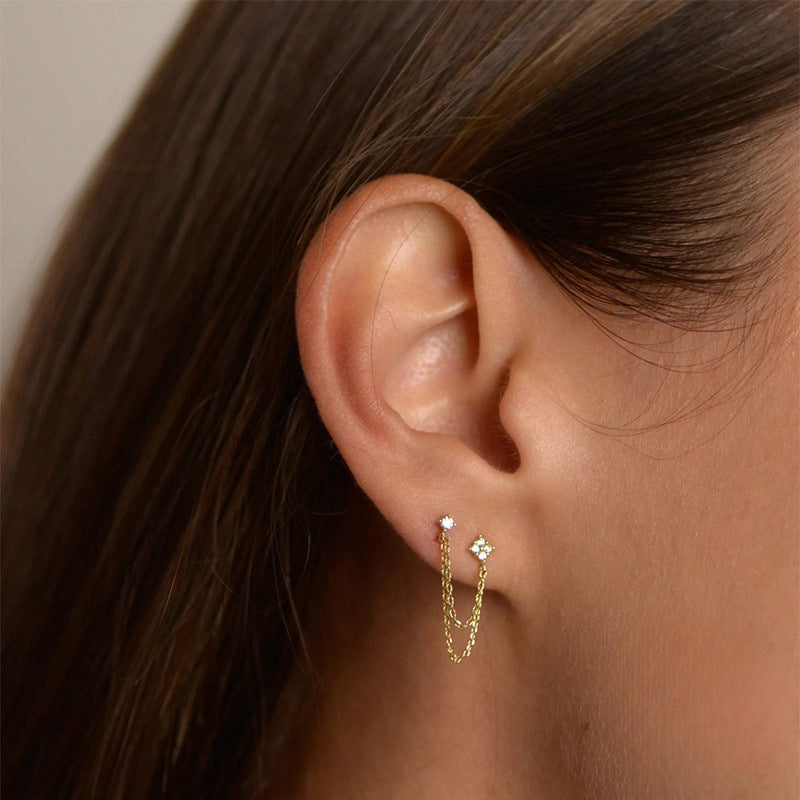 Puces d'oreilles Kendall en or à diamants et chaîne
