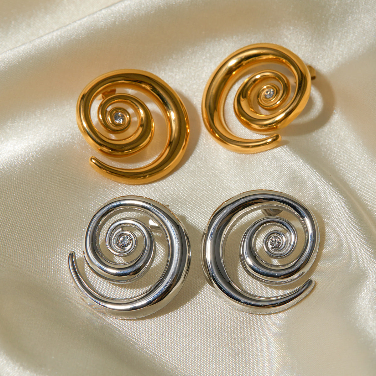 Orecchini Tilly in oro con diamante da donna