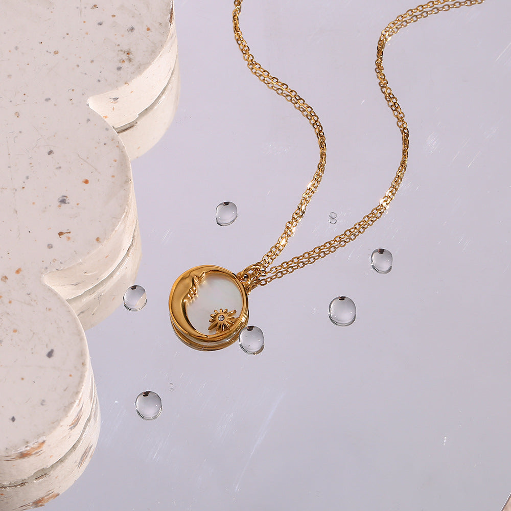 Collier Evangeline lune en or 18 carats pour femme