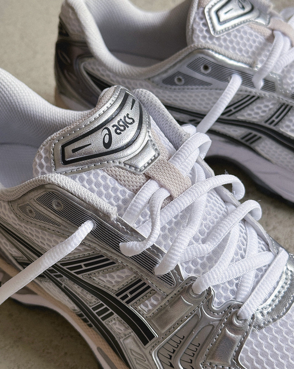 ASICS Gel-Kayano 14 - White / Graphite Grey