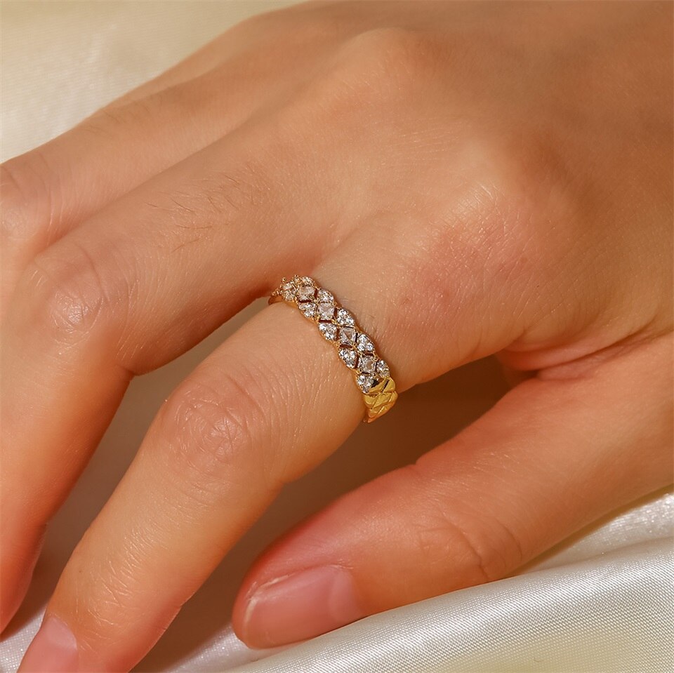 Bague Camille en or à motifs pour femme