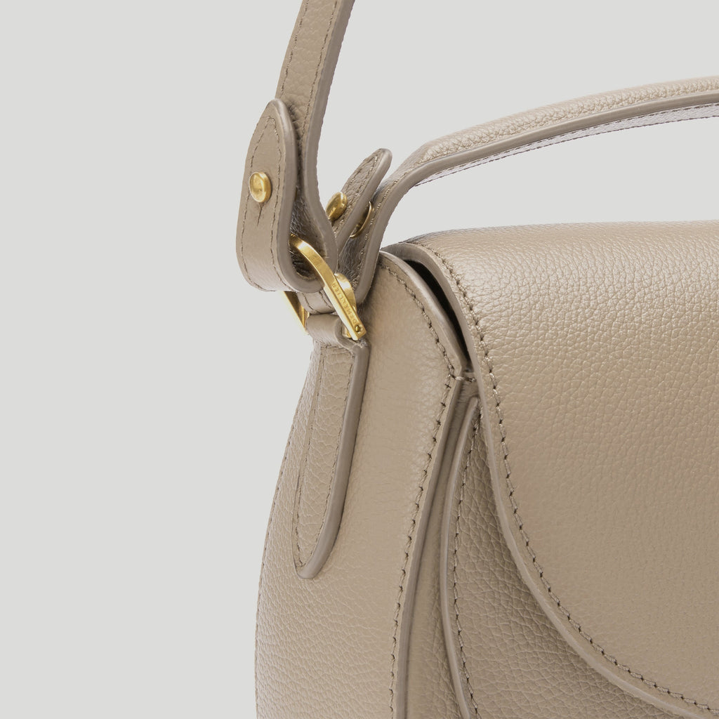DeMellier The Siena Saddle - Light Taupe Small Grain