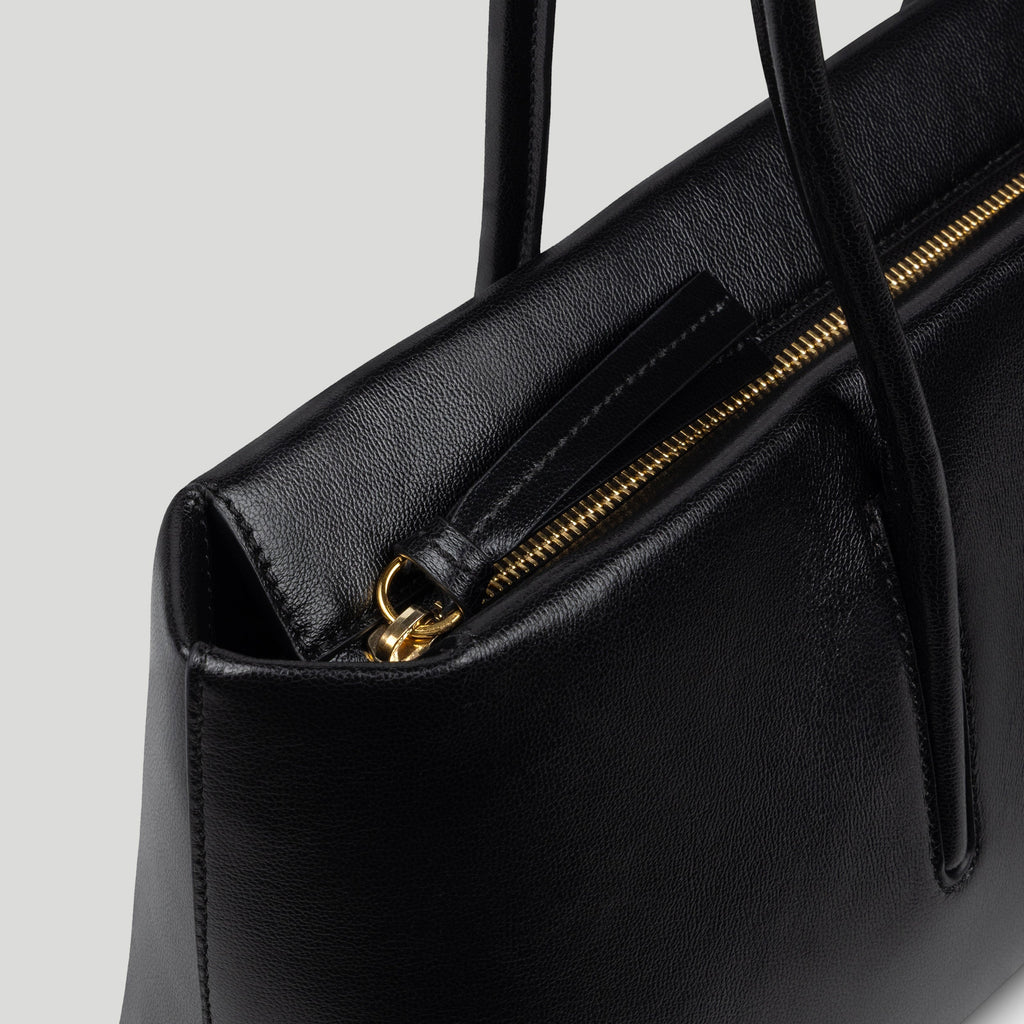 DeMellier The Stockholm Shoulder - Black Fine Grain