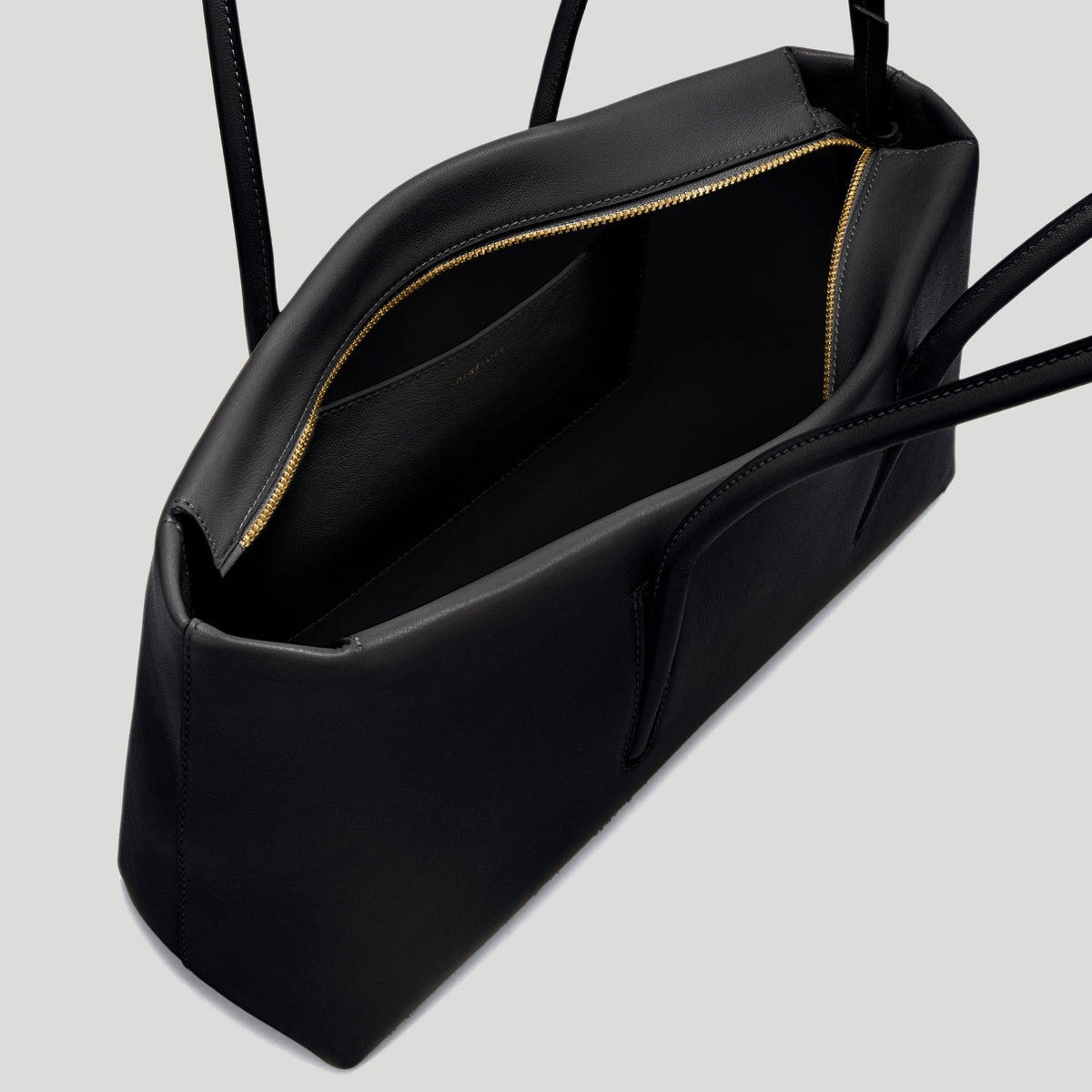 DeMellier The Stockholm Shoulder - Black Fine Grain
