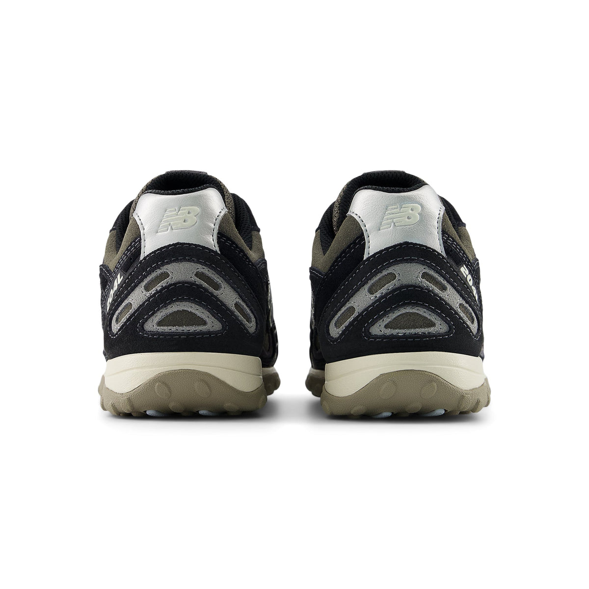 New Balance 204L - Black / Magnet
