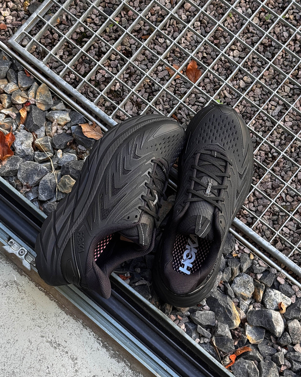 HOKA Clifton UTL - Black / Black