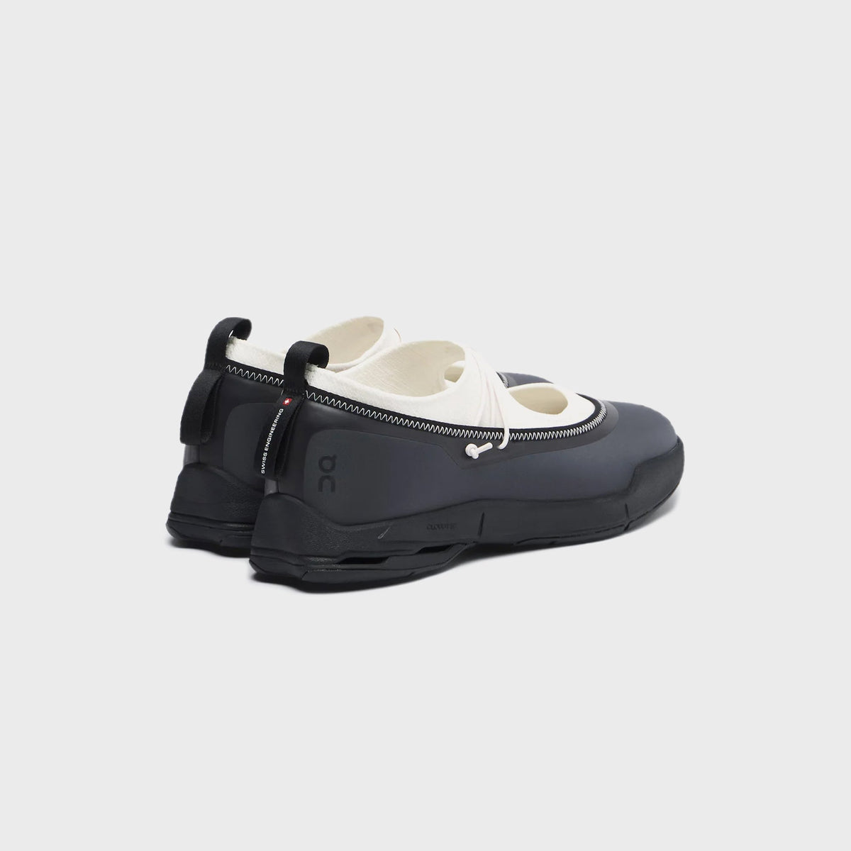 On Cloudnova Women's - Black / Ivory