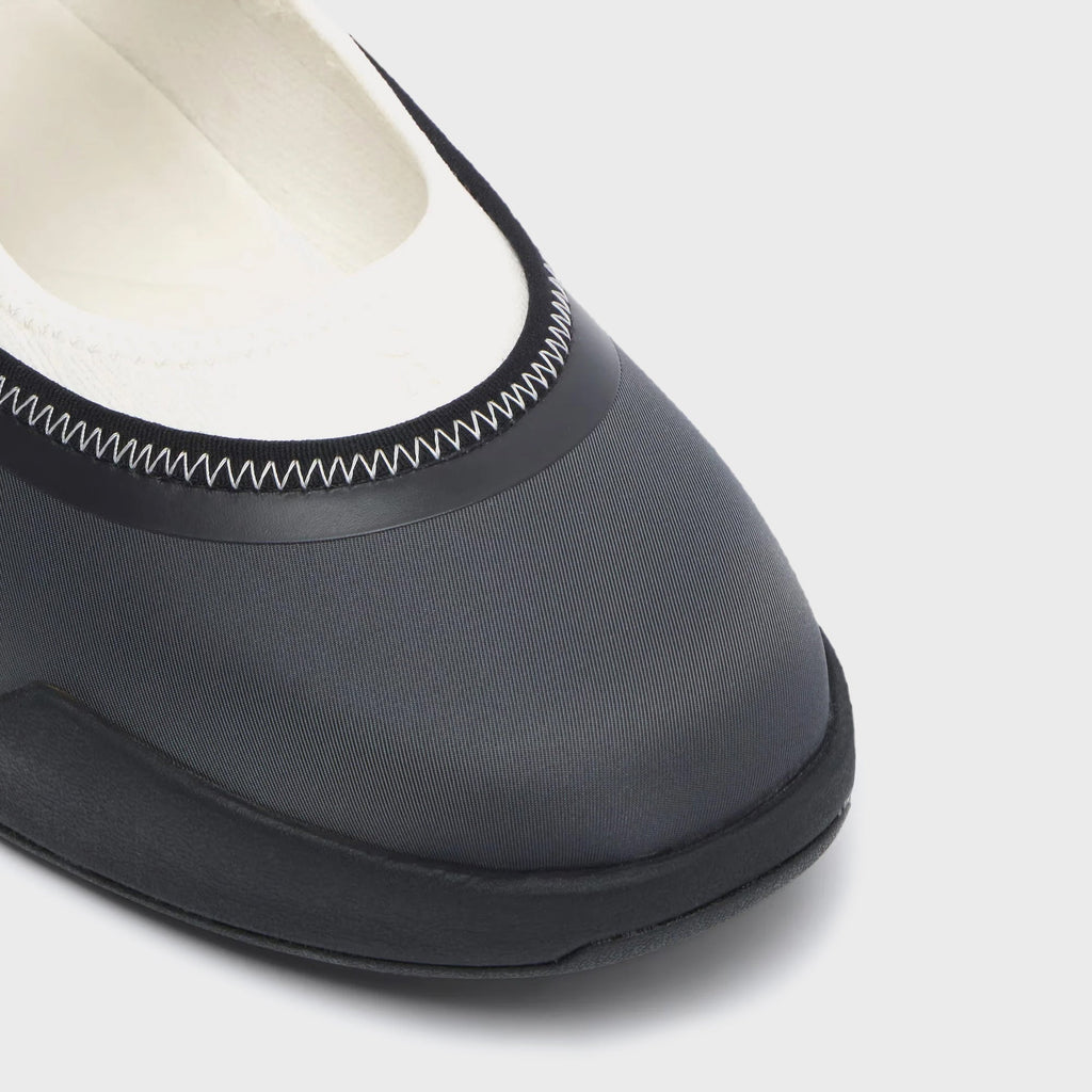 On Cloudnova Women's - Black / Ivory