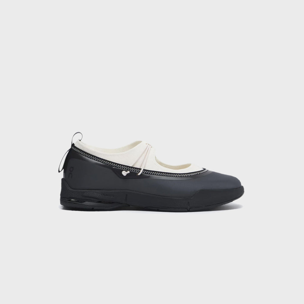 On Cloudnova Women's - Black / Ivory